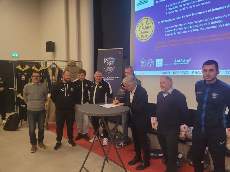 VALLIS AUREA FOOT REÇOIT LE LABEL CRÉDIT AGRICOLE ESPOIR